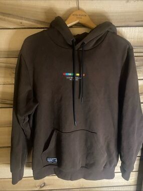 Izzue Men's Brown Hooded Pullover Sweatshirt with Chest Accent and rear design L